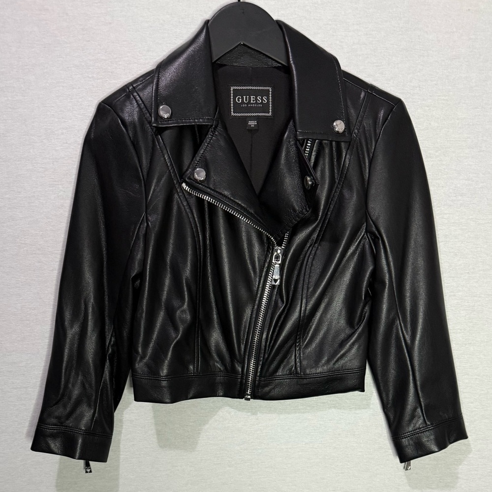 (NEW) GUESS Black Faux Leather Cropped Biker Jacket